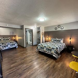 Standard Queen Room Two Queen Beds